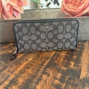 Coach Black Monogram zippy Wallet